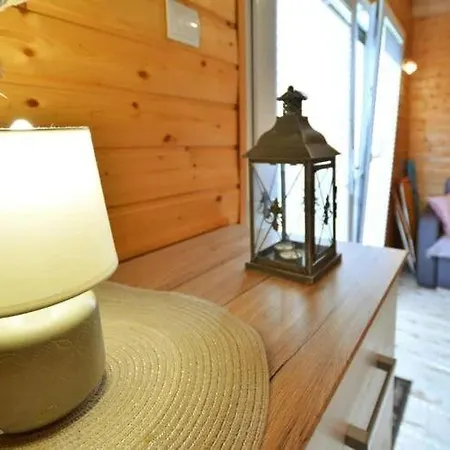 Caloroczne Nemo Деревянный коттедж